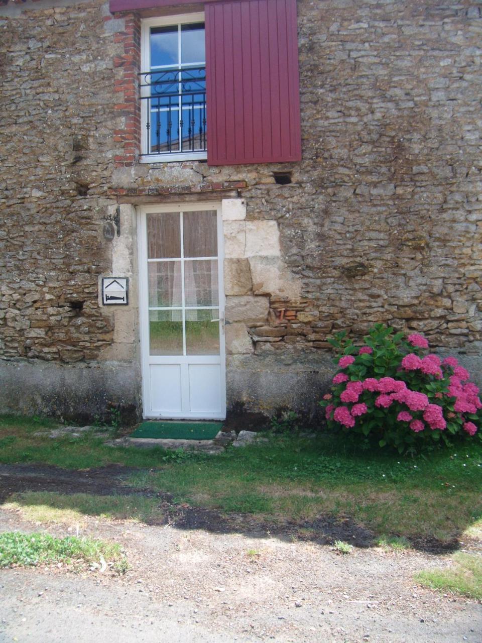 Gite Le Puy Rabasteau Hotel Chantonnay Buitenkant foto